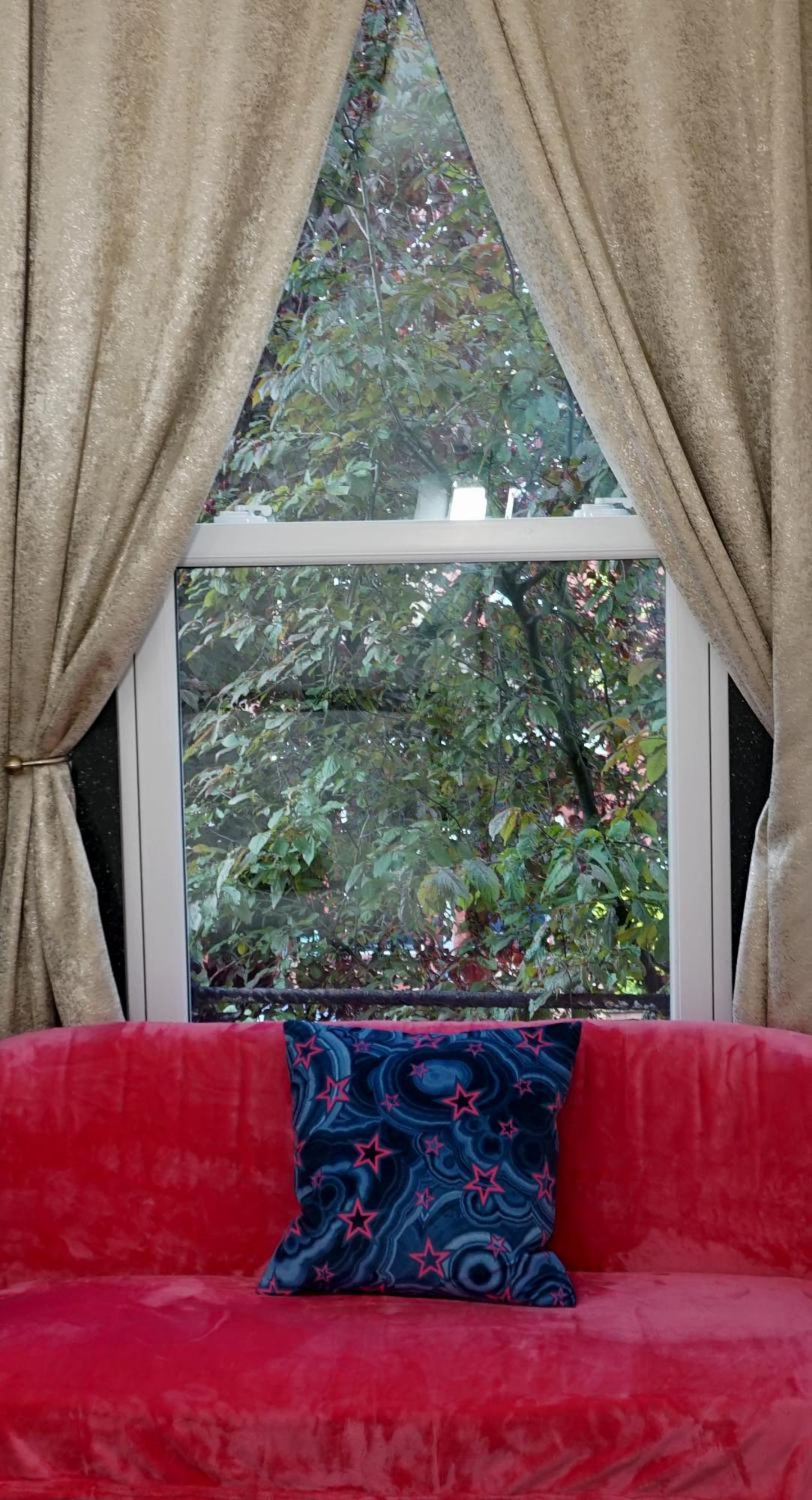 Beautiful Sleeps 6, 2 Minutes To Metro Apartamento